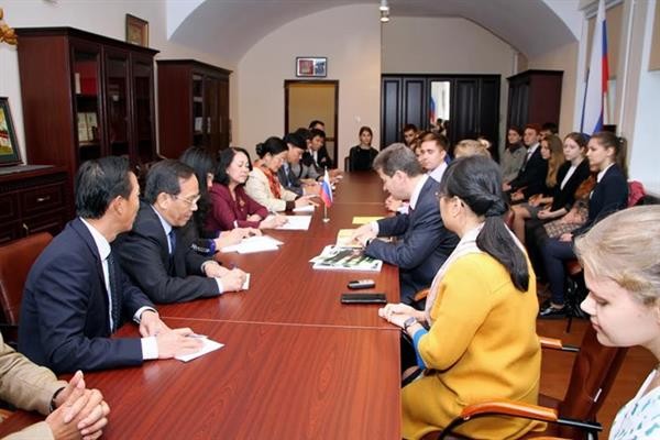 Delegación partidista de Vietnam visita el Instituto de Ho Chi Minh en San Petersburgo - ảnh 1